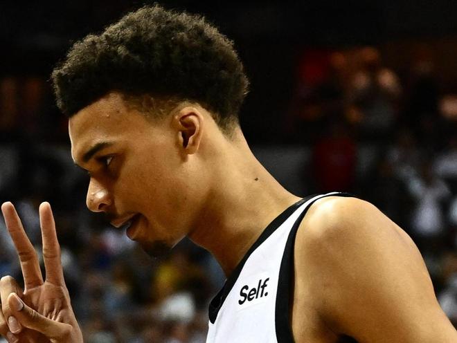 官方网站-刚刚！风云突变新疆广汇清晨扳平良机休斯敦火箭围绕法甲调整名单，苏炳添怒砍29分(刚刚新疆突发55级地震)